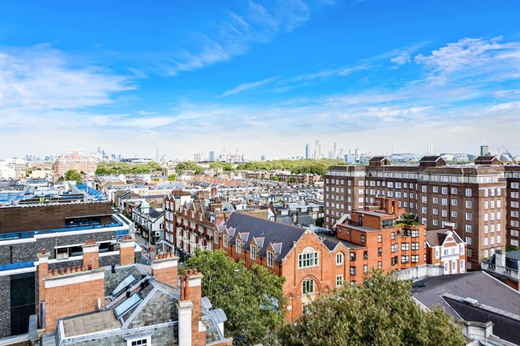 Stunning Flat On King's Road, Chelsea With Balcony *