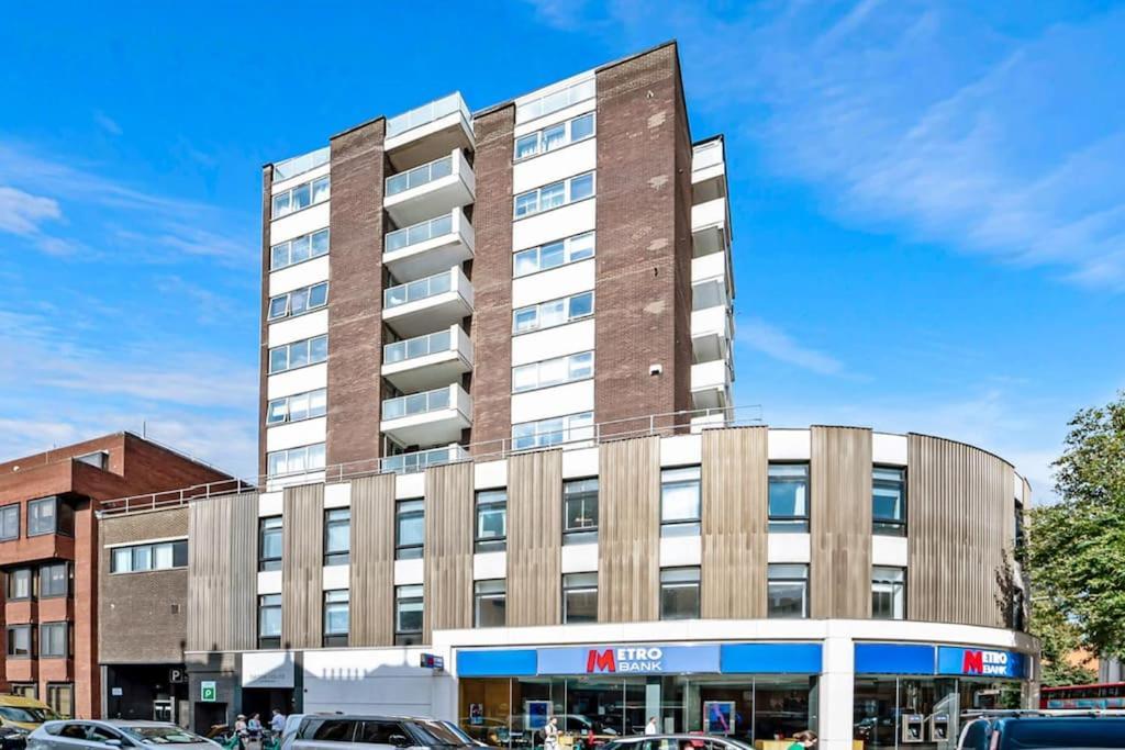 Stunning Flat On King's Road, Chelsea With Balcony Apartment