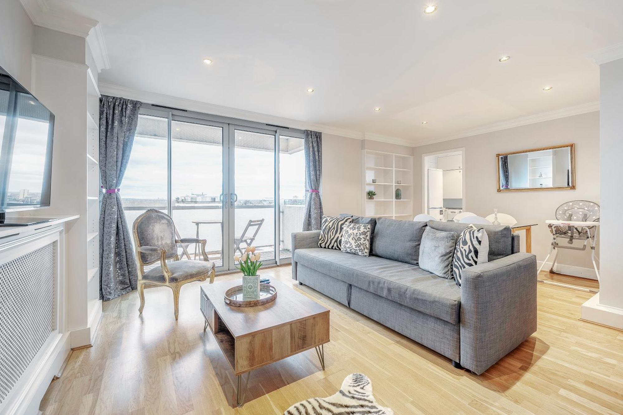 Stunning Flat On King's Road, Chelsea With Balcony Apartment *