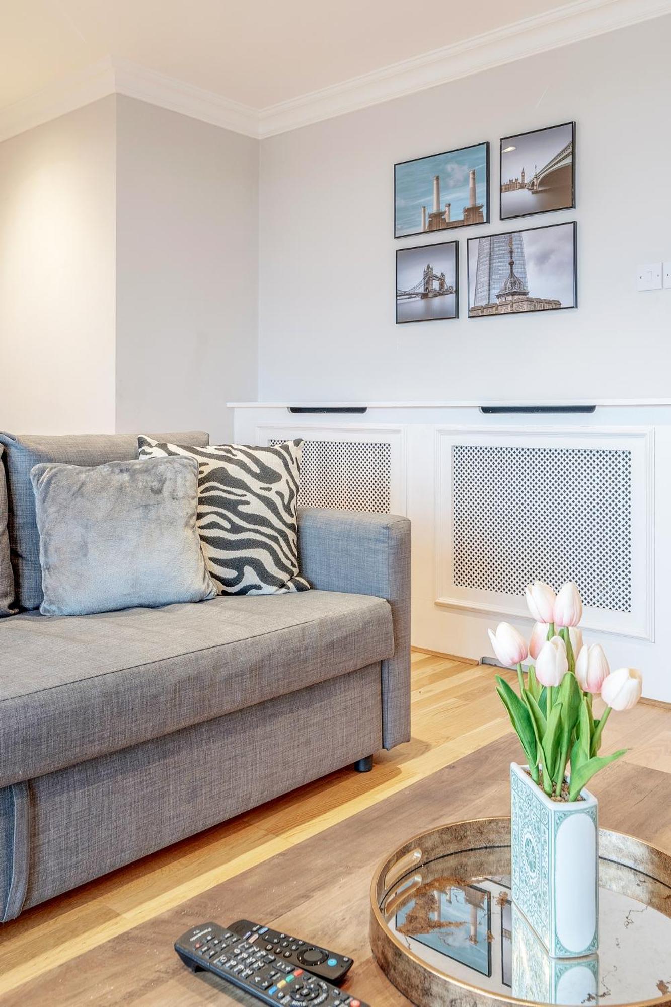 Stunning Flat On King's Road, Chelsea With Balcony Apartment